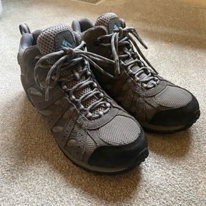 Columbia Women's Mid Waterproof Hiking Boot